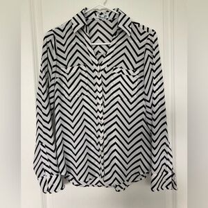 Express The Portofino Shirt Longsleeve Black and White Chevron Women’s XS